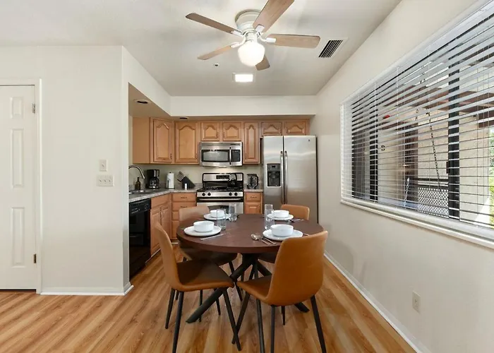 7br Entire Walk To Uptown *