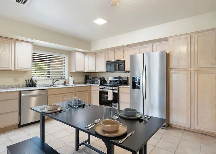 7br Entire Walk To Uptown *