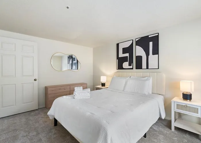 Apartment 7br Entire Walk To Uptown